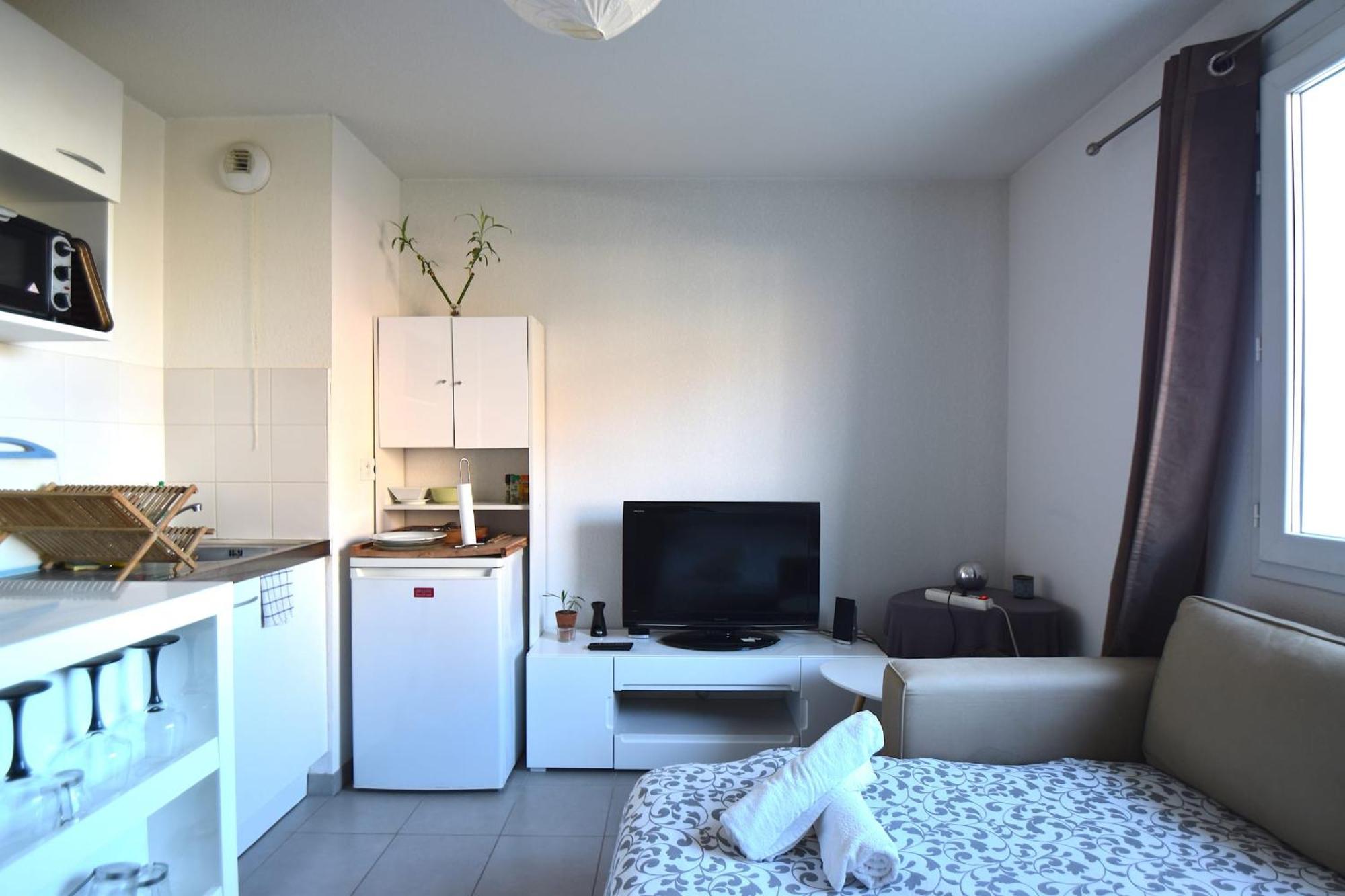 Studio Gare St Roch 1Er Etage - Air Rental Montpellier Exteriör bild
